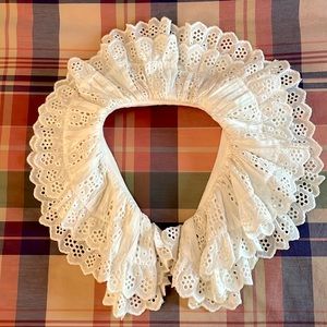 Sea brand eyelet lace double collar w buttonhole inner collar never worn